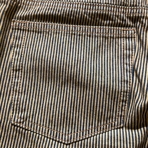 New York and Company Jeans - Picture 7 of 9